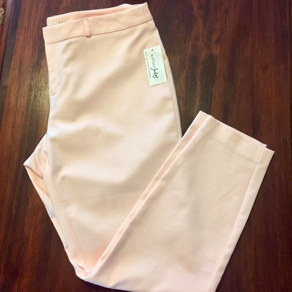 Maison Jules Pants - ✨NWT✨Madison Jules Blush Pink Cropped Pants
